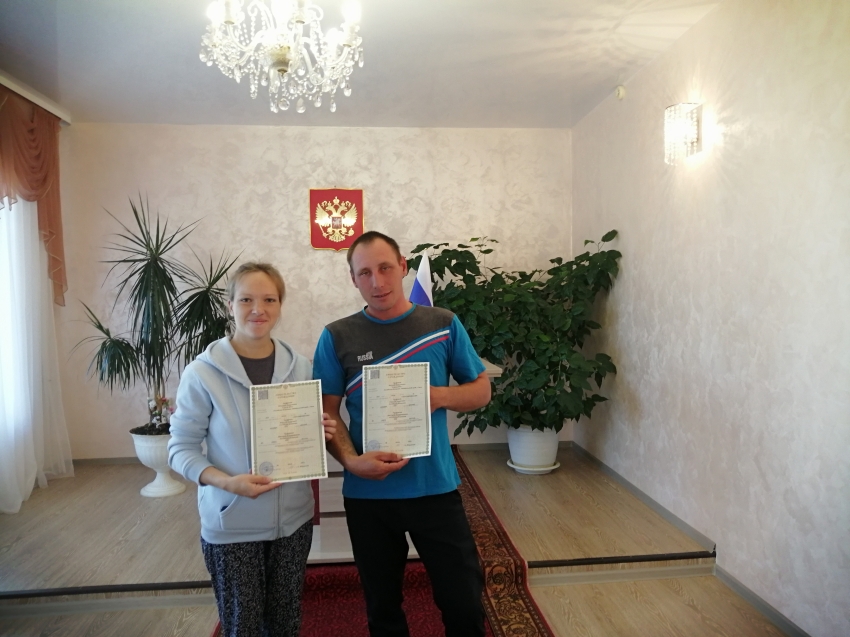 В Хилокском районе поздравили родителей «королевской двойни»
